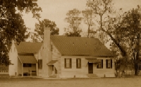 Original Oxmoor house, ca. 1909, built by Alexander Scott Bullitt in 1791. The brick front portion was added in 1829. Bullitt Family Papers, The Filson Historical Society