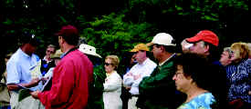 Kent speaks to the group at the Vicksburg Battlefield Park.