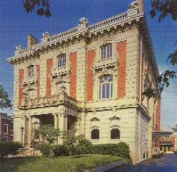 The beaux-arts style of architecture Ferguson chose reflected the tastes and values of the American industrial elite at the turn of the century.