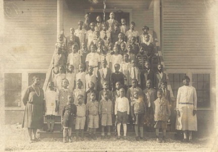 Students and teachers at the Jefferson Jacob School in Harrod's Creek.  Filson Photograpic Collection