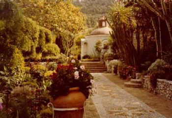 Mona’s villa Il Fortino on the island of Capri, Italy, 1978. Filson Photograph Collection